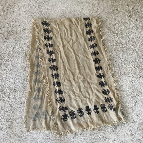 Skull Fringe Long Scarf - Picture 3 of 3